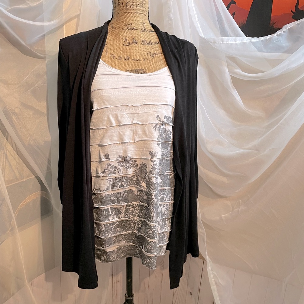 Women’s Black and white 2fer jacket
